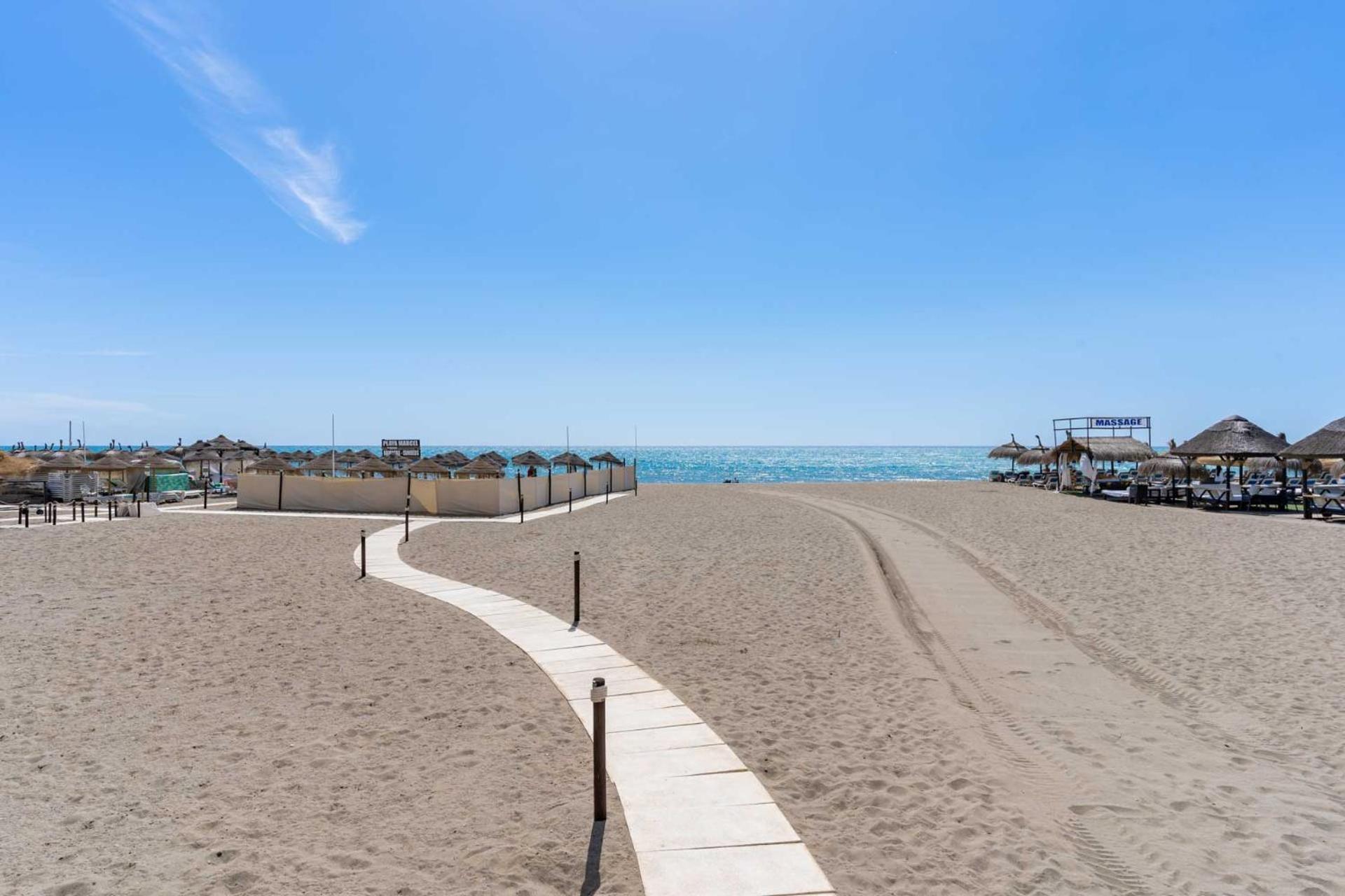 Torremolinos Playamar Primera Linea De Playa Urb. La Farola Exterior foto